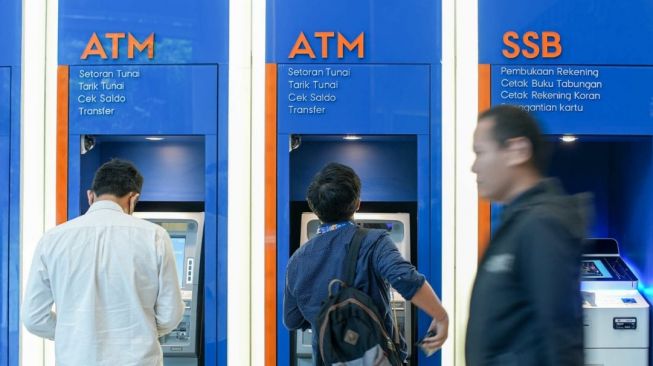 Cara Ambil Uang di area area ATM Luar Negeri Pakai Kartu Debit BRI
