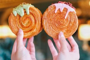 Apa perbedaan Donat, Bomboloni, kemudian juga Cromboloni?