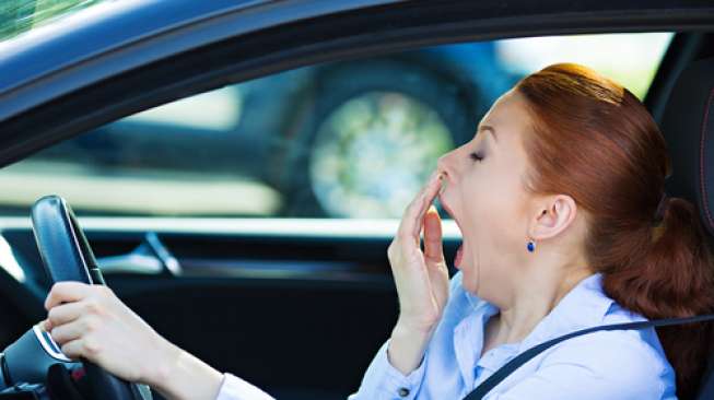 Mengemudikan Mobil Pribadi ketika Libur Nataru, Kenali Microsleep juga Tips Menghindarinya